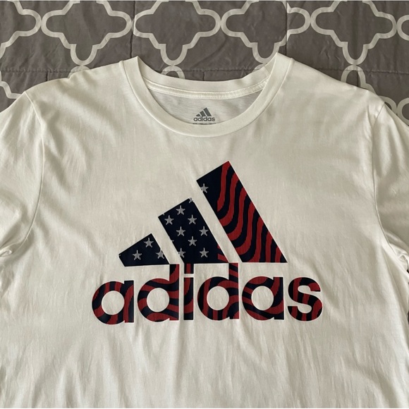 Adidas Tshirt XL - Picture 3 of 3